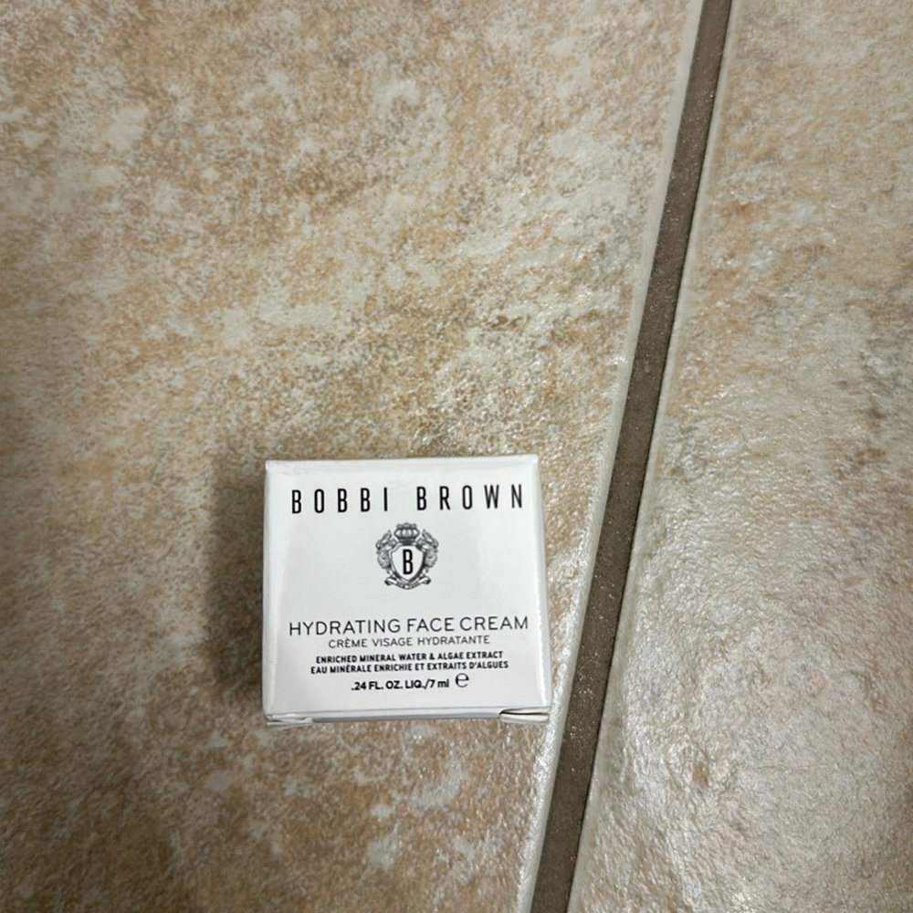 Bobbi Brown  Hydrating Face Cream